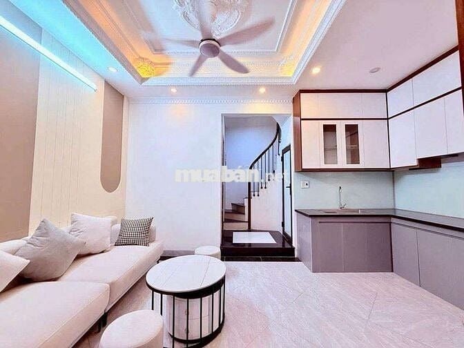 Xuân Đỉnh Ngoại Giao Đoàn 35m2 mt5m 5T thang máy, chủ chào hơn8đ có tl