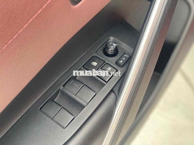 Toyota Corolla Cross 1.8V 2022 Ghế da - 30.000 km