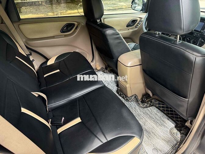 Ford Escape XLT Xám 5 chỗ xăng
