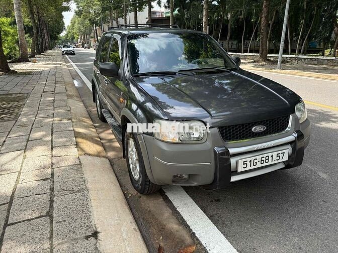 Ford Escape XLT Xám 5 chỗ xăng