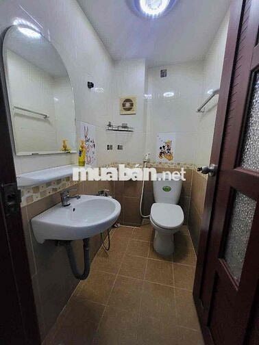 Cho thuê nhà hẻm 80 Trần Quang Diệu, P14 Q3