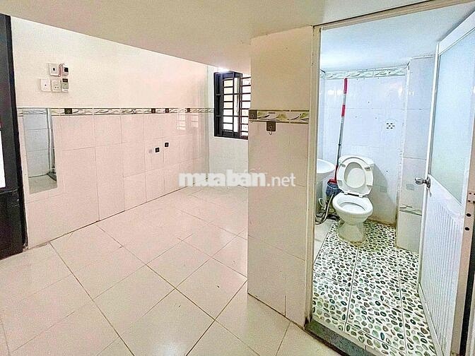 Cho Thuê Phòng Gác Cửa Sổ Nội Thất Gần Đại Học Công Thương - AEON MALL