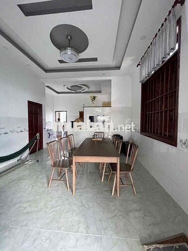 Nhà Định Hoà , Thủ Dầu Một 10x40m. 3pn full nội thất