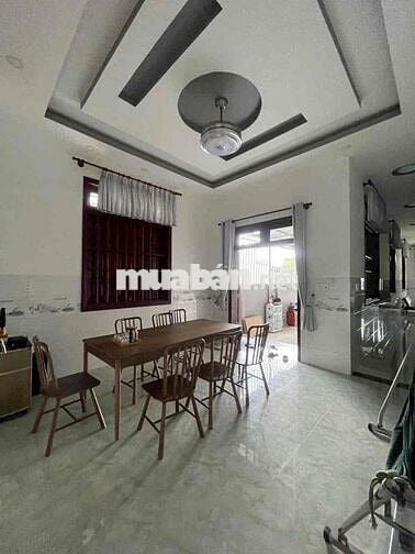 Nhà Định Hoà , Thủ Dầu Một 10x40m. 3pn full nội thất