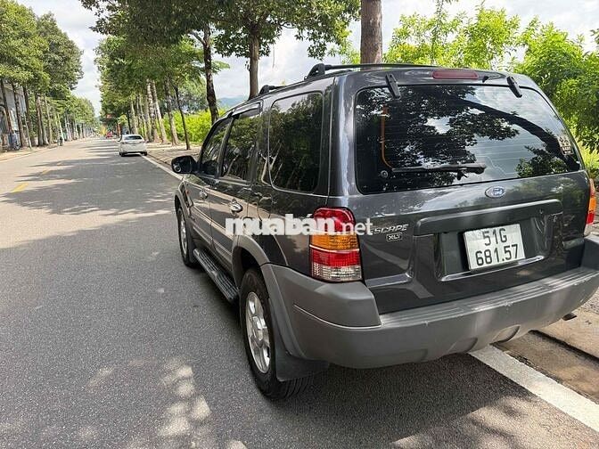 Ford Escape XLT Xám 5 chỗ xăng