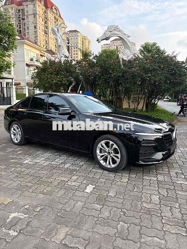 VinFast Lux A2.0 Turbo Đen 5 chỗ Xăng
