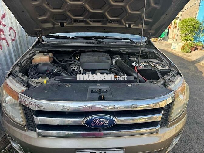 Ford Ranger số sàn 2 cầu XLT