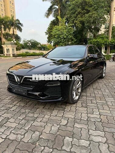 VinFast Lux A2.0 Turbo Đen 5 chỗ Xăng