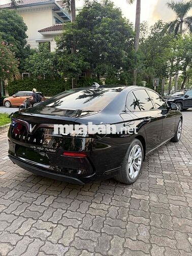 VinFast Lux A2.0 Turbo Đen 5 chỗ Xăng