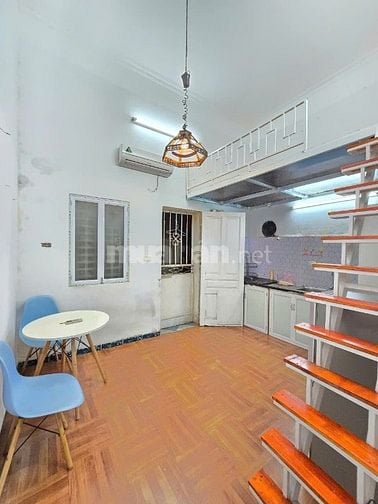 Cho thuê phòng 63/1194 Láng, gần GT, Ngoại thương