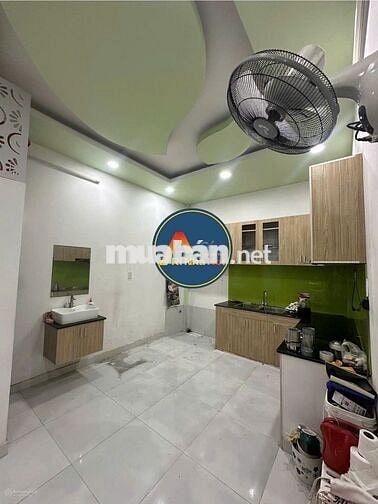 Cho thuê nhà mặt tiền 2pn đường Lý Tuệ quận Tân Phú