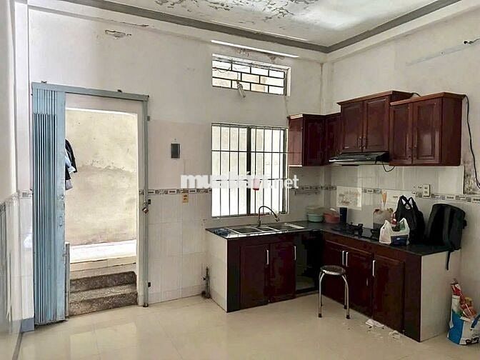 Nhà trệt lầu 3PN có nội thất KDC 586 chỉ 5,5 triệu