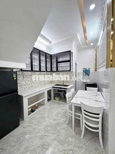 Nguyên căn ô tô gần nhà khu dân cư an ninh 2Pn giá 7tt