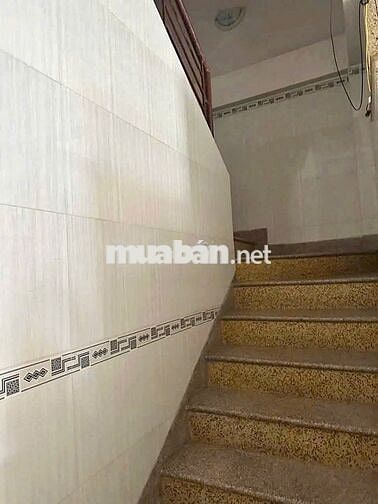 Nhà trệt lầu 3PN có nội thất KDC 586 chỉ 5,5 triệu