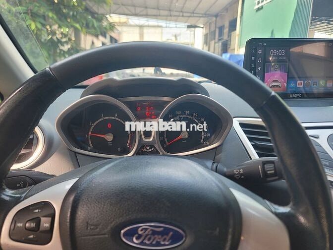 Ford Fiesta Hatchback 2011 Màu Cam