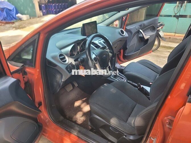 Ford Fiesta Hatchback 2011 Màu Cam