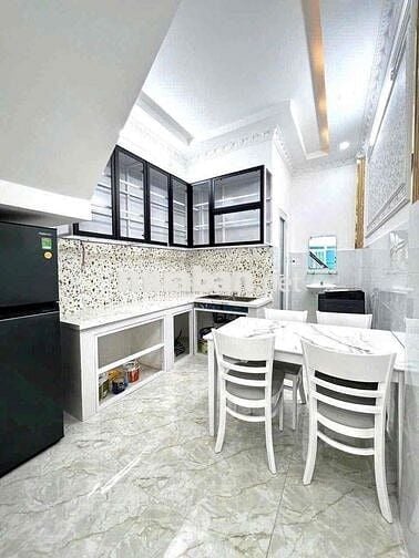 Nguyên căn ô tô gần nhà khu dân cư an ninh 2Pn giá 7tt