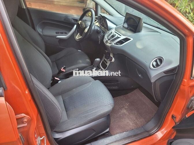 Ford Fiesta Hatchback 2011 Màu Cam