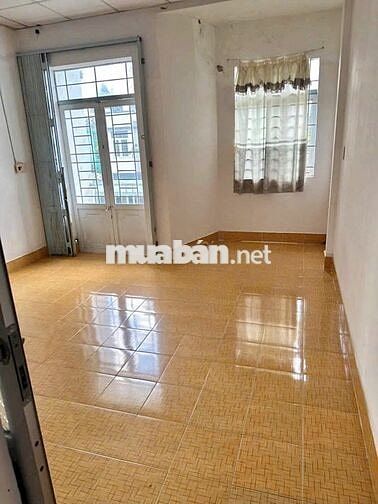 Nhà trệt lầu 3PN có nội thất KDC 586 chỉ 5,5 triệu