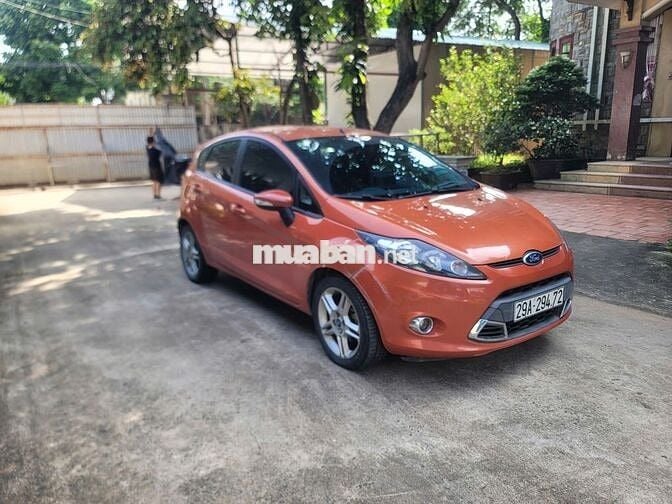 Ford Fiesta Hatchback 2011 Màu Cam