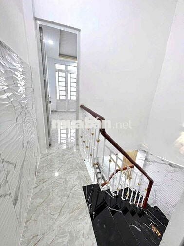 Nguyên căn ô tô gần nhà khu dân cư an ninh 2Pn giá 7tt