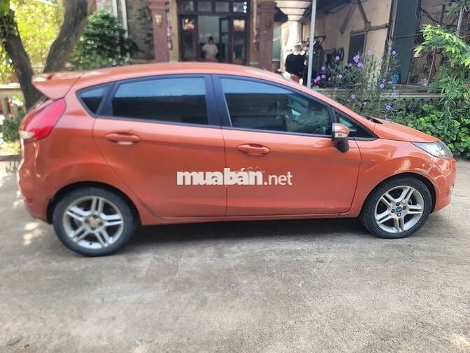 Ford Fiesta Hatchback 2011 Màu Cam
