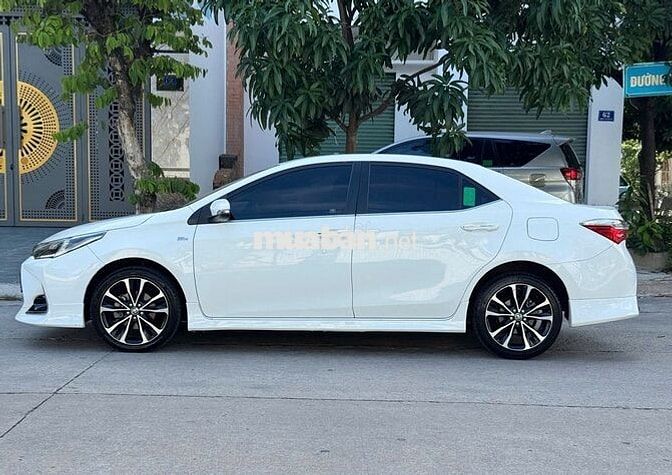 Toyota Corolla Altis 1.8G  2021 Trắng quá xá mới