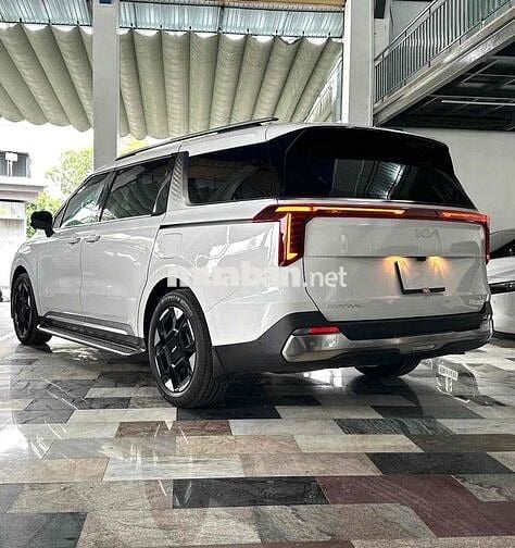 KIA Carnival Premium 8S 2024 Trắng 16.000 km