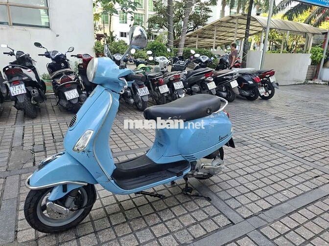 Piaggio Vespa LX 