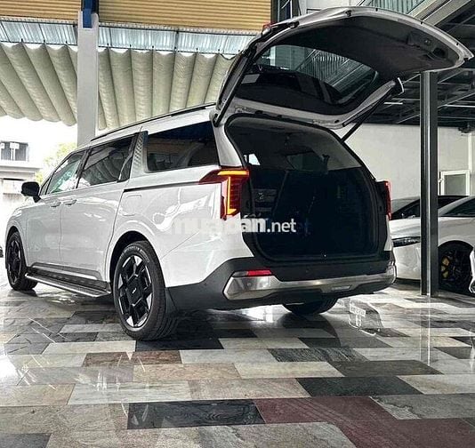 KIA Carnival Premium 8S 2024 Trắng 16.000 km