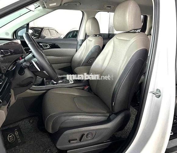 KIA Carnival Premium 8S 2024 Trắng 16.000 km