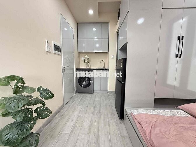 STUDIO BAN CÔNG THOÁNG NẰM NGAY GẦN PHÚ MỸ HƯNG VÀ TDTU TIỆN QUA Q1