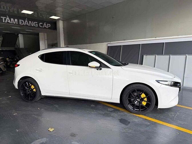 Mazda 3 Sport Premium 2024 Trắng 33.000 km