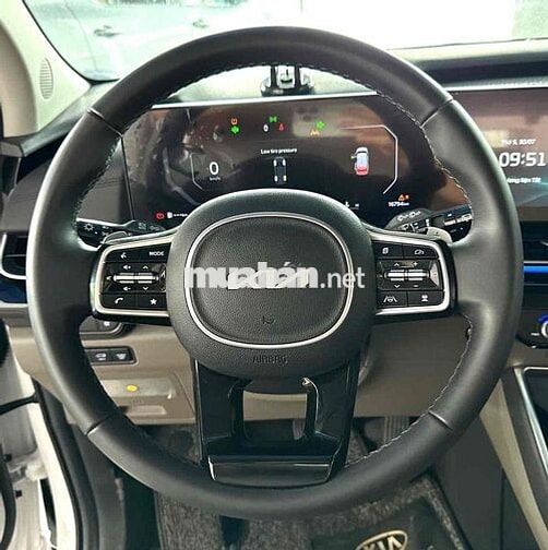KIA Carnival Premium 8S 2024 Trắng 16.000 km