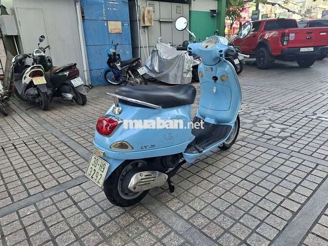 Piaggio Vespa LX 
