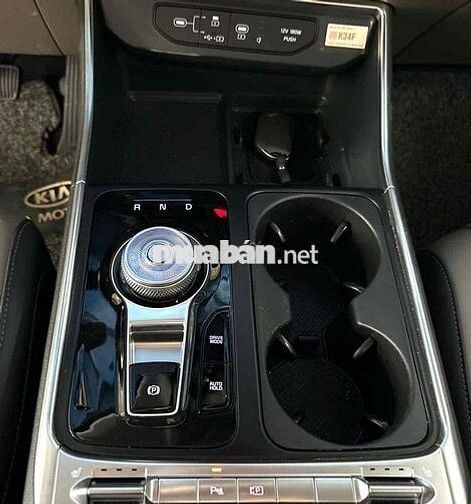 KIA Carnival Premium 8S 2024 Trắng 16.000 km