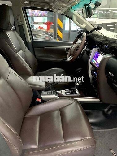 Toyota Fortuner 2.7 AT 4x2 Bạc