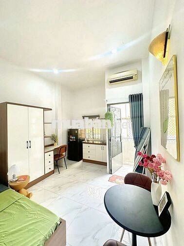 CĂN HỘ STUDIO 35M2 BAN CÔNG FULL NỘI THẤT GẦN NGÃ TƯ HÀNG XANH