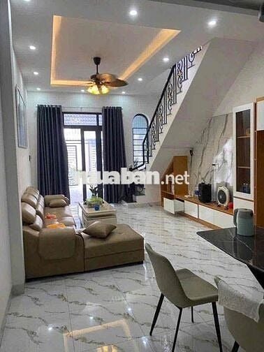Cho Thuê Nhà Mới 4Phòng Ngủ Sân Ô Tô Gần UBND Phú Lợi