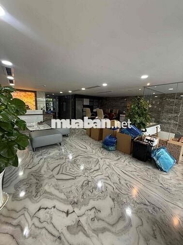 CHO THUÊ TOÀ NHÀ VĂN PHÒNG MẶT TIỀN KHU 300C GIÁ TỐT