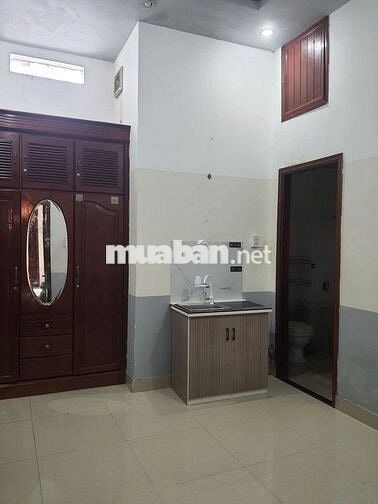  CHDV 20M2(CÓ CỬA SỔ THOÁNG MÁT) NGAY DH NGÂN HÀNG, HOÀNG DIỆU 2