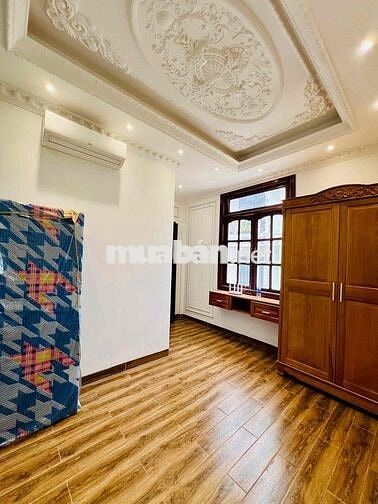 Cho Thuê Nhà Có Thang Máy Ngay Cầu Phú Long DT 5x16 1Trệt 3Lầu 4Pn 5Wc