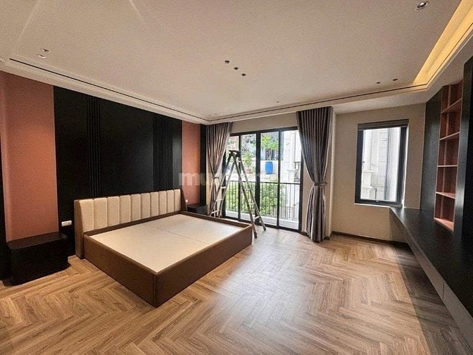 Bán nhà Nguyễn Văn Linh 50m2 x 7T thang máy, gara ô tô, nhỉnh 12 tỷ