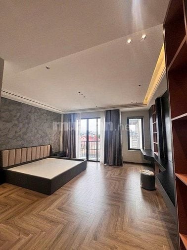 Bán nhà Nguyễn Văn Linh 50m2 x 7T thang máy, gara ô tô, nhỉnh 12 tỷ
