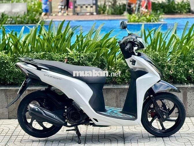 Vision 2017 trắng đen sporty (nợ xấu 9đ nhận xe)