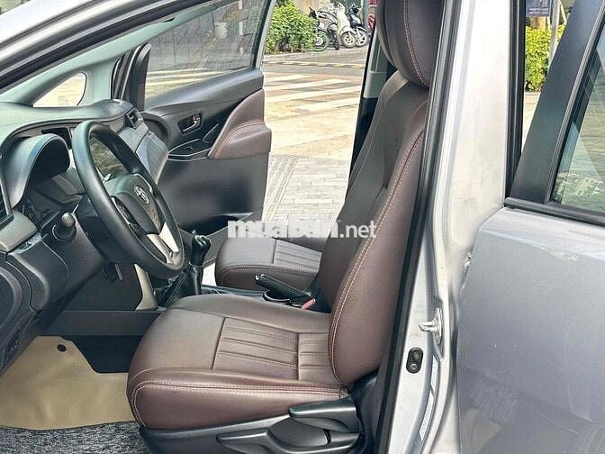 Toyota Innova 2016 Bạc Xe gia đình bao zin chếch