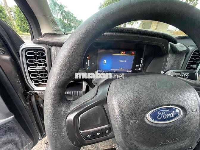 Ford Ranger Số sàn 2 cau 62.176 km Xám