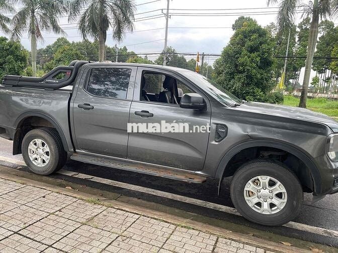 Ford Ranger Số sàn 2 cau 62.176 km Xám
