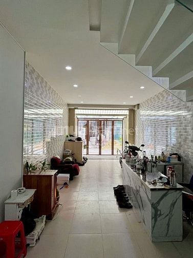 Cho thuê tầng trệt, hẻm nhựa 2 xe tải quay đầu thông ra Phan Huy Ích