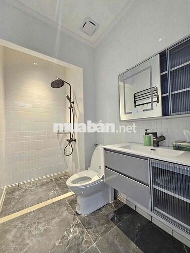 nhà cho thuê, có thang máy mới xây trung tâm Quận 1 khu Tân Định